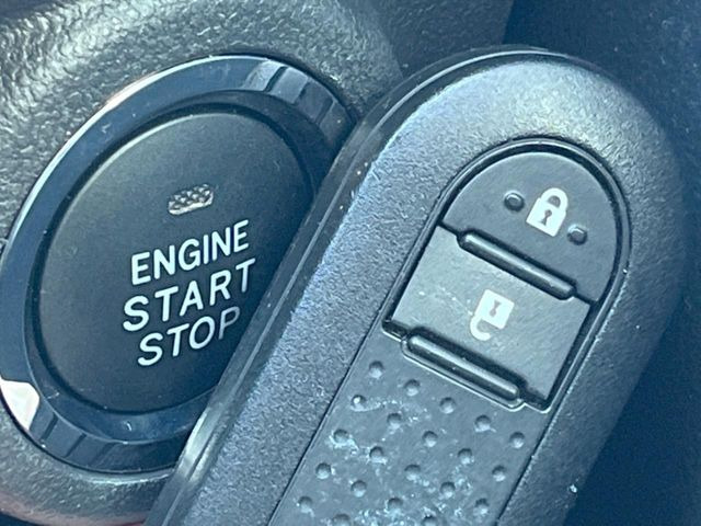 �y�L�[�t���[�V�X�e���z�J�o����|�P�b�g�ɓ��ꂽ�܂܂ł��h�A�̎{���E�������\�ȃX�}�[�g�L�[�𑕔��B�G���W���̃I���E�I�t�����J�M�����o���K�v����������Ƃ��Ă��֗��ł���