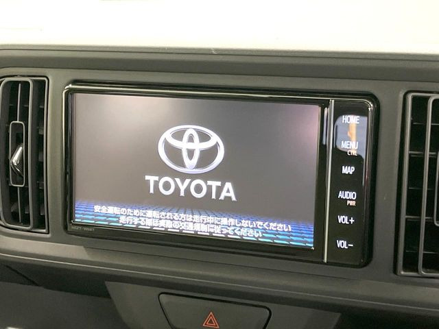 �y�����i�r�z�l�C�̏����i�r�𑕔����Ă���܂��B�i�r�̎g���₷���͂������A�I�[�f�B�I�@�\���[��!�L�����v�◷�s�͂������A�ʋ΂┃�����ȂǕ��i�̃h���C�u���y�����Ȃ�͂���