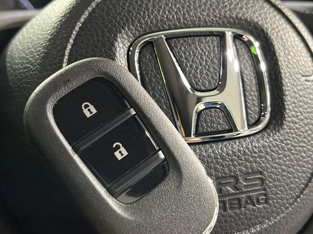 �yHonda�X�}�[�g�L�[�z�J�o����|�P�b�g�ɓ��ꂽ�܂܂ł��h�A�̎{���E�������\�ȃX�}�[�g�L�[�𑕔��B�G���W���̃I���E�I�t�����J�M�����o���K�v����������Ƃ��Ă��֗��ł���