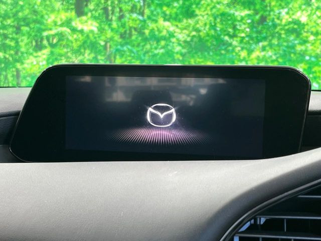 �y8�C���`�}�c�_�R�l�N�g�z�ԓ��̕��͋C�Ƀ}�b�`������^�̃f�B�X�v���C�B�X�}�z�ڑ��ł̃i�r�g�p��Bluetooth�Đ����A�l�X�ȋ@�\���y���߂܂��B�����I�ȃ_�C�������삪�\�ŁA�g��������ǍD�ł��B