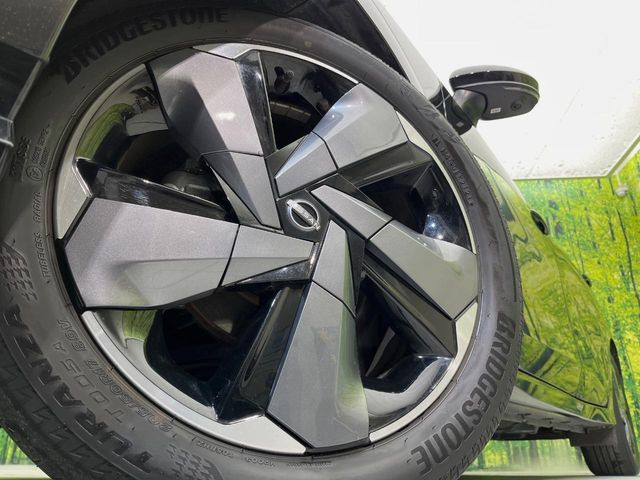 �y����17�C���`�A���~�z�C�[���z�O�ςɃ}�b�`���������A���~�z�C�[���𑕒����Ă���܂��B�e��ЊO�A���~�z�C�[����A�X�^�b�h���X�^�C�����戵�����Ă���܂��B���񂲑��k����������