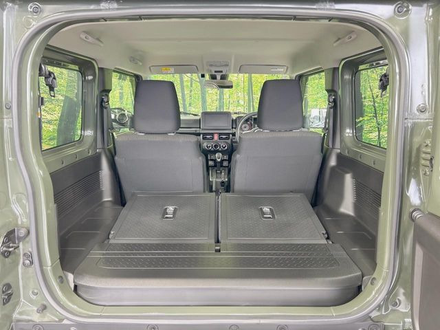 ���i�̂���������ʋ΁A���}���ɏ\���ȉ׎��X�y�[�X���m�ۂ��Ă���܂��B�Z�J���h�V�[�g��|���ƁA�傫�ȉו��̐ύڂ��\�ł���