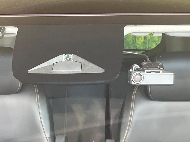 �y�z���_�Z���V���O�z���s���ɑO���̎ԗ�����F�����A�Փ˂������Ȏ��͌x��ƃu���[�L�ŏՓˉ���Ɣ�Q�y�����A�V�X�g�B�����S�Ƀh���C�u�����y���݂��������܂��B