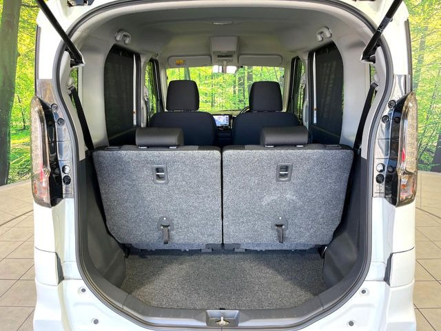 ���i�̂���������ʋ΁A���}���ɏ\���ȉ׎��X�y�[�X���m�ۂ��Ă���܂��B�Z�J���h�V�[�g��|���ƁA�傫�ȉו��̐ύڂ��\�ł���