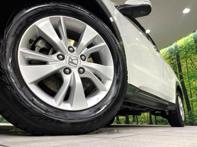 �y����16�C���`�A���~�z�C�[���z�O�ςɃ}�b�`���������A���~�z�C�[���𑕒����Ă���܂��B�e��ЊO�A���~�z�C�[����A�X�^�b�h���X�^�C�����戵�����Ă���܂��B���񂲑��k����������