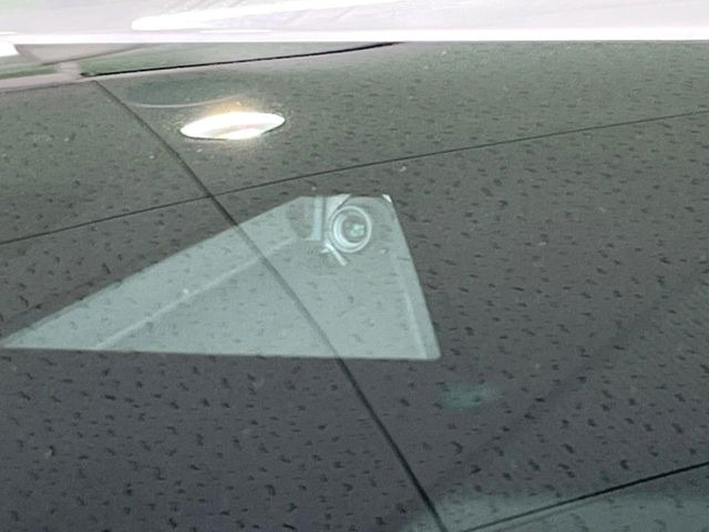 �yi-ACTIVESENSE�z���s���ɑO���̎ԗ�����F�����A�Փ˂������Ȏ��͌x��ƃu���[�L�ŏՓˉ���Ɣ�Q�y�����A�V�X�g�B�����S�Ƀh���C�u�����y���݂��������܂��B