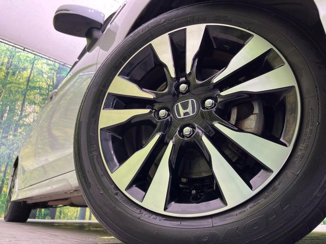 �y����15�C���`�A���~�z�C�[���z�O�ςɃ}�b�`���������A���~�z�C�[���𑕒����Ă���܂��B�e��ЊO�A���~�z�C�[����A�X�^�b�h���X�^�C�����戵�����Ă���܂��B���񂲑��k����������