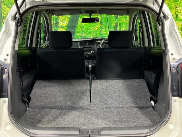 ���i�̂���������ʋ΁A���}���ɏ\���ȉ׎��X�y�[�X���m�ۂ��Ă���܂��B�Z�J���h�V�[�g��|���ƁA�傫�ȉו��̐ύڂ��\�ł���