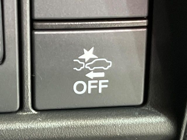 �y�z���_�Z���V���O�z���s���ɑO���̎ԗ�����F�����A�Փ˂������Ȏ��͌x��ƃu���[�L�ŏՓˉ���Ɣ�Q�y�����A�V�X�g�B�����S�Ƀh���C�u�����y���݂��������܂��B