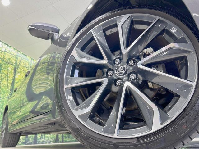 �y����18�C���`�A���~�z�C�[���z�O�ςɃ}�b�`���������A���~�z�C�[���𑕒����Ă���܂��B�e��ЊO�A���~�z�C�[����A�X�^�b�h���X�^�C�����戵�����Ă���܂��B���񂲑��k����������