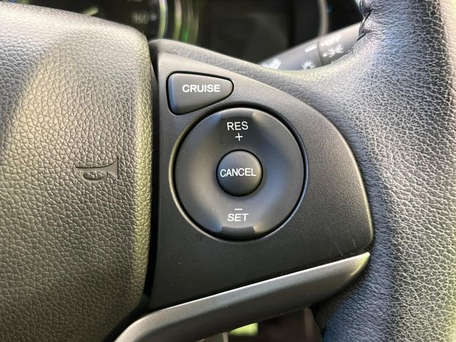 �y�N���[�Y�R���g���[���z�������H�����N���N���s�B�A�N�Z���𗣂��Ă���葬�x�ő��s���ł��A�������^�]���̕��S���y��!�����E�������ȒP�ȃX�C�b�`����Œ����ł��܂��B