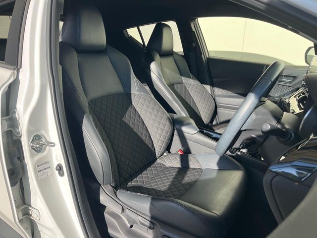 �y�n�[�t���U�[�V�[�g�z�������ƍ���S�n�𗼗������l�C�̃V�[�g���w�ʁE���ʂ̃t�@�u���b�N�f�ނ́A�ʋC���̗ǂ��⊊��ɂ����ɗD��Ă��܂��B�C���╞���ɍ��E���ꂸ���K�ɂ���肢�������܂��B