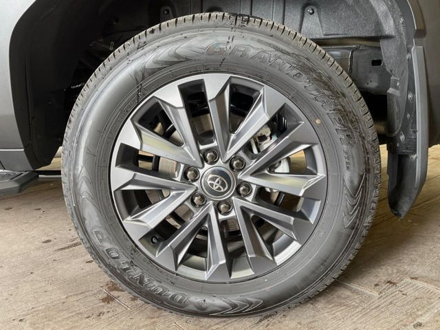 �y����20�C���`�A���~�z�C�[���z�O�ςɃ}�b�`���������A���~�z�C�[���𑕒����Ă���܂��B�e��ЊO�A���~�z�C�[����A�X�^�b�h���X�^�C�����戵�����Ă���܂��B���񂲑��k����������