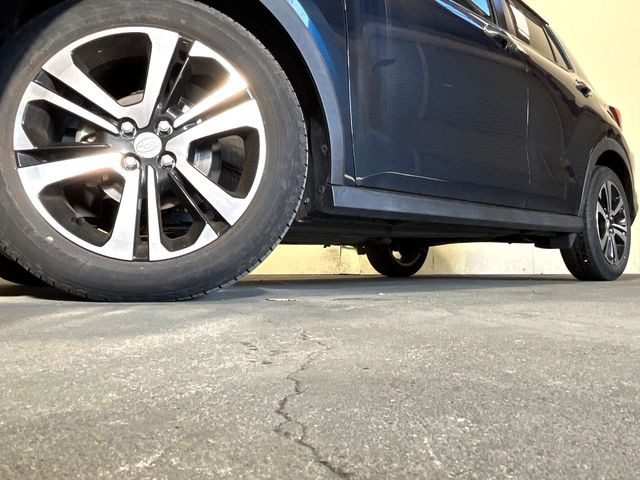 �y����17�C���`�A���~�z�C�[���z�O�ςɃ}�b�`���������A���~�z�C�[���𑕒����Ă���܂��B�e��ЊO�A���~�z�C�[����A�X�^�b�h���X�^�C�����戵�����Ă���܂��B���񂲑��k����������