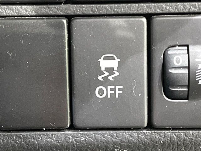 �y������h�~���u�z�ԗ��̉���������m����ƁA�����I�Ɏԗ��̐i�s������ۂ悤�Ɏԗ��𐧌䂵�܂��B�J�̓��ȂǊ���₷���H�ʏ󋵂ł����S�ȉ^�]���\�ł��B