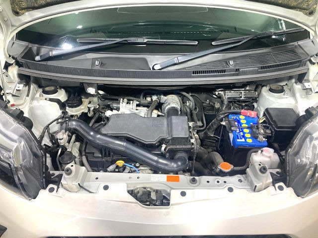 親切・丁寧な専門メカニックスタッフが応対!・車検・点検整備・事故等の修理などアフターサービスも安心。お車のカスタマイズもネクステージのサービススタッフまでご相談ください!