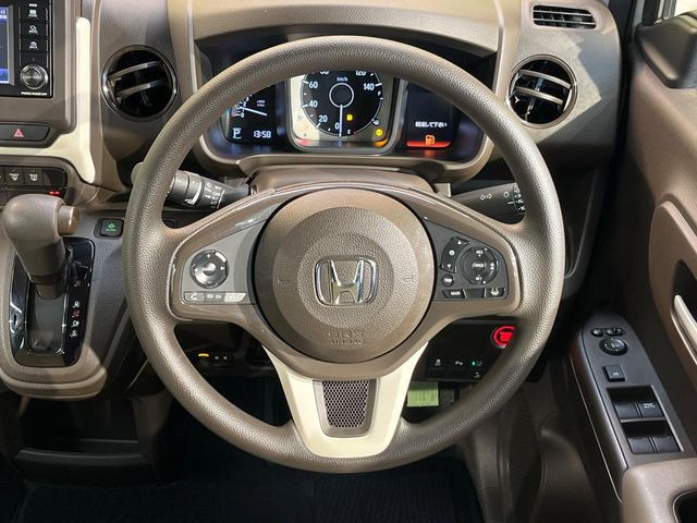 �y�X�e�A�����O�X�C�b�`�z�^�]���A�O������ڐ������炷���ƂȂ��A�I�[�f�B�I���̑��삪�\�ȕ֗��@�\!���S&���K�ȃh���C�u�����o���Ă���܂���