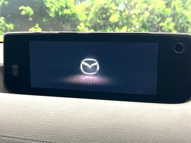 �y8.8�C���`�}�c�_�R�l�N�g�z�ԓ��̕��͋C�Ƀ}�b�`������^�̃f�B�X�v���C�B�X�}�z�ڑ��ł̃i�r�g�p��Bluetooth�Đ����A�l�X�ȋ@�\���y���߂܂��B�����I�ȃ_�C�������삪�\�ŁA�g��������ǍD�ł��B