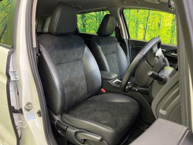 �y�n�[�t���U�[�V�[�g�z�������ƍ���S�n�𗼗������l�C�̃V�[�g���w�ʁE���ʂ̃t�@�u���b�N�f�ނ́A�ʋC���̗ǂ��⊊��ɂ����ɗD��Ă��܂��B�C���╞���ɍ��E���ꂸ���K�ɂ���肢�������܂��B