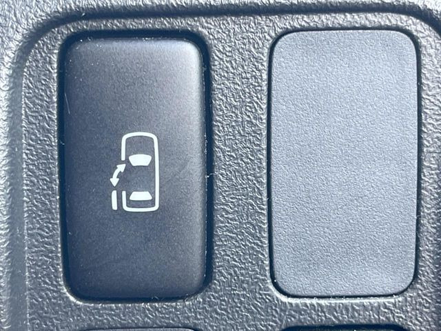 �y�p���[�X���C�h�h�A�z�X�}�[�g�L�[��^�]�Ȃ̃X�C�b�`�ŃX���C�h�h�A�̊J���\���d��������͂����ăh�A���J����K�v�������A���������q�l�ł��A�d���ו��������Ă��鎞�����N�ɊJ���߂ł��܂���