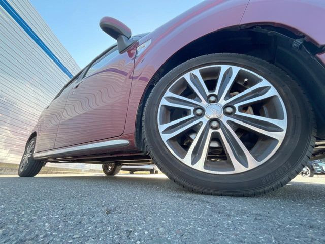 �y�����A���~�z�C�[���z�O�ςɃ}�b�`���������A���~�z�C�[���𑕒����Ă���܂��B�e��ЊO�A���~�z�C�[����A�X�^�b�h���X�^�C�����戵�����Ă���܂��B���񂲑��k����������