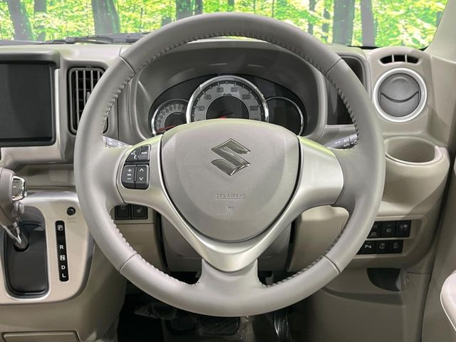 �y�����v�����X�e�A�����O�z�㎿�Ȋv���g�p���邱�ƂŁA��ɂ����������݂ƂĂ��^�]���₷���n���h���ł���