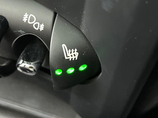 ���t�����g�V�[�g�q�[�e�B���O:�^�]�ȁE����ȋ��ɎO�i�K�Œ��߂��\�ȃV�[�g�q�[�^�[�𑕔����Ă���܂��B�G�߂��킸���K�ɂ��g�p���������܂��B