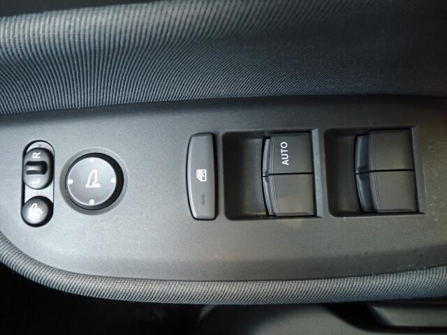 �d���i�[���h�A�~���[�E�p���[�E�B���h�E�������Ă��܂��B