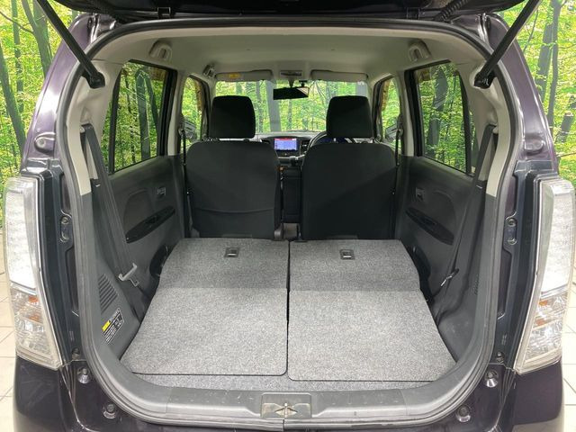 ���i�̂���������ʋ΁A���}���ɏ\���ȉ׎��X�y�[�X���m�ۂ��Ă���܂��B�Z�J���h�V�[�g��|���ƁA�傫�ȉו��̐ύڂ��\�ł���