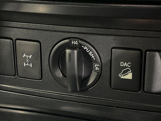 �y�_�E���q���A�V�X�g�z�}�ȍ⓹������Ƃ��Ɏ����Ńu���[�L�𐧌�A���̒ᑬ�x��ۂ��܂��B�ᓹ�∫�H�ȂǊ���₷���H�ʂ̉����ł��^�C�������b�N���Ȃ�������S!�n���h������ɏW���ł��܂�!