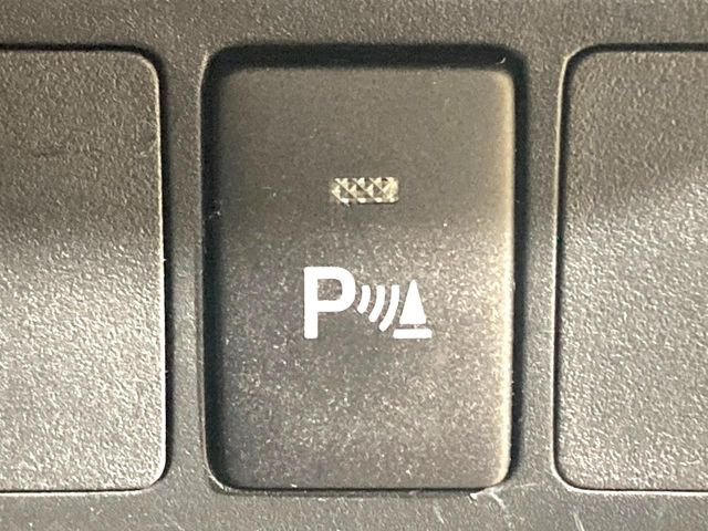 【コーナーセンサー】バンパーに付いたセンサーが障害物を検知!一定の距離に近づくとアラートで教えてくれます♪狭い駐車スペースや車庫入れ時も安心ですね☆