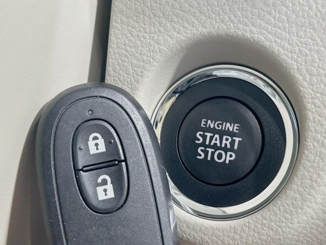 �y�L�[���X�X�^�[�g�V�X�e���z�J�o����|�P�b�g�ɓ��ꂽ�܂܂ł��h�A�̎{���E�������\�ȃX�}�[�g�L�[�𑕔��B�G���W���̃I���E�I�t�����J�M�����o���K�v����������Ƃ��Ă��֗��ł���