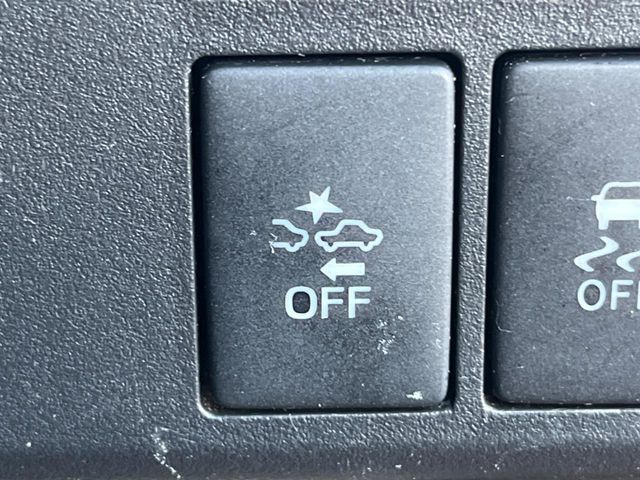 �y�X�}�[�g�A�V�X�g�z���s���ɑO���̎ԗ�����F�����A�Փ˂������Ȏ��͌x��ƃu���[�L�ŏՓˉ���Ɣ�Q�y�����A�V�X�g�B�����S�Ƀh���C�u�����y���݂��������܂��B