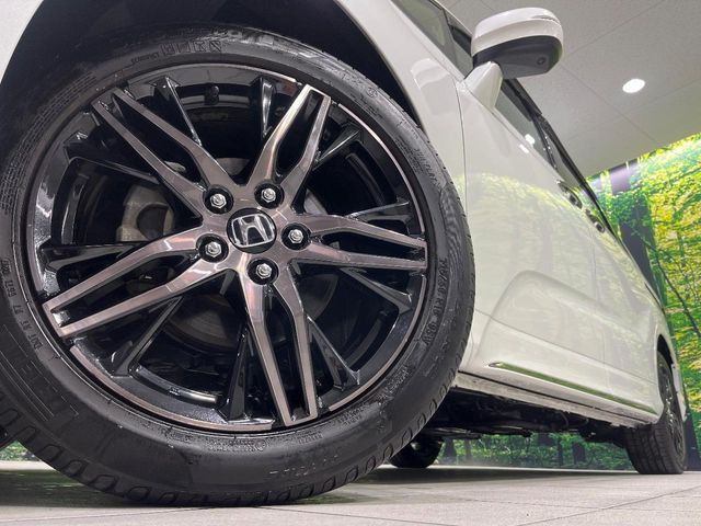 �y18�C���`�A���~�z�C�[���z�O�ςɃ}�b�`�����A���~�z�C�[���𑕒����Ă���܂��B�e��A���~�z�C�[����A�X�^�b�h���X�^�C�����戵�����Ă���܂��B���񂲑��k����������