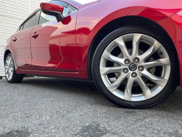 �y����16�C���`�A���~�z�C�[���z�O�ςɃ}�b�`���������A���~�z�C�[���𑕒����Ă���܂��B�e��ЊO�A���~�z�C�[����A�X�^�b�h���X�^�C�����戵�����Ă���܂��B���񂲑��k����������