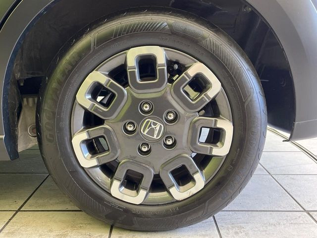 �y�����A���~�z�C�[���z�O�ςɃ}�b�`���������A���~�z�C�[���𑕒����Ă���܂��B�e��ЊO�A���~�z�C�[����A�X�^�b�h���X�^�C�����戵�����Ă���܂��B���񂲑��k����������