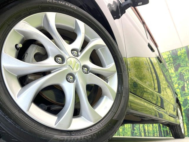 �y����15�C���`�A���~�z�C�[���z�O�ςɃ}�b�`���������A���~�z�C�[���𑕒����Ă���܂��B�e��ЊO�A���~�z�C�[����A�X�^�b�h���X�^�C�����戵�����Ă���܂��B���񂲑��k����������