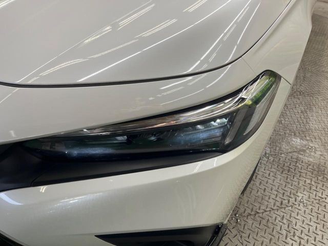 �yLED�w�b�h���C�g�z���V����ԑ��s�����ǍD�Ȏ��E���m�ۂ����S���ĉ^�]�ł��鍂�P�xLED�w�b�h���C�g�𑕔�!�_�����x�������A����d�͂��}�����Ă��܂��B