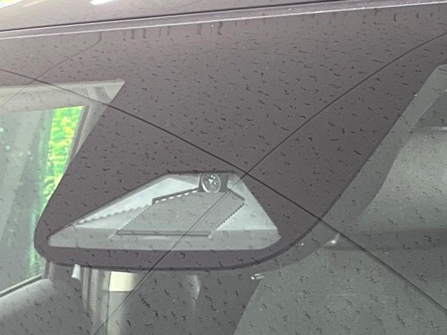 �y�z���_�Z���V���O�z���s���ɑO���̎ԗ�����F�����A�Փ˂������Ȏ��͌x��ƃu���[�L�ŏՓˉ���Ɣ�Q�y�����A�V�X�g�B�����S�Ƀh���C�u�����y���݂��������܂��B