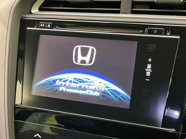 �y�����i�r�z�l�C�̏����i�r�𑕔����Ă���܂��B�i�r�̎g���₷���͂������A�I�[�f�B�I�@�\���[��!�L�����v�◷�s�͂������A�ʋ΂┃�����ȂǕ��i�̃h���C�u���y�����Ȃ�͂���