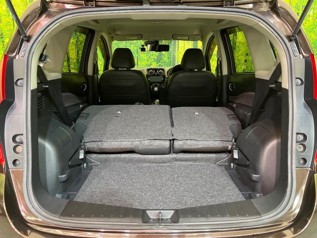 ���i�̂���������ʋ΁A���}���ɏ\���ȉ׎��X�y�[�X���m�ۂ��Ă���܂��B�Z�J���h�V�[�g��|���ƁA�傫�ȉו��̐ύڂ��\�ł���