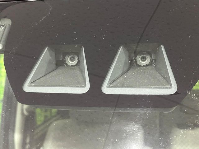 �y�X�}�[�g�A�V�X�g�z���s���ɑO���̎ԗ�����F�����A�Փ˂������Ȏ��͌x��ƃu���[�L�ŏՓˉ���Ɣ�Q�y�����A�V�X�g�B�����S�Ƀh���C�u�����y���݂��������܂��B