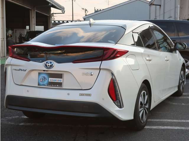 プリウスPHV1.8 S