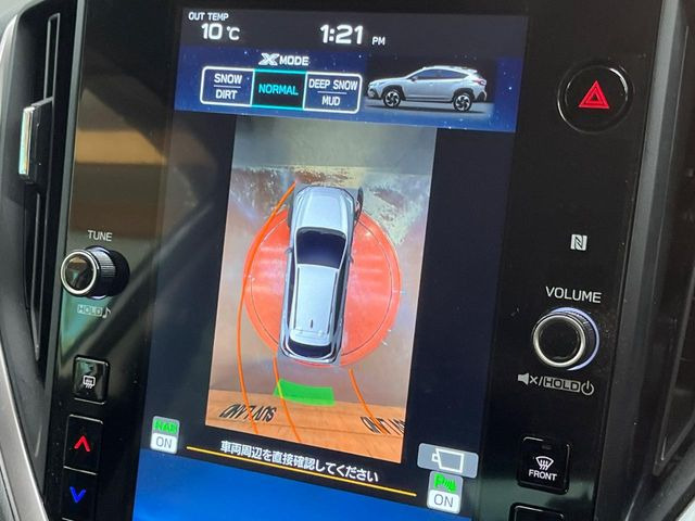 �y�}���`�e���C�����j�^�[�z�Ԃ̃t�����g��T�C�h�̃J�����摜�𓯎��Ƀ��j�^�[�\�����邱�ƂŁA���H�⋷�����𑖍s���ł����͂̏󋵊m�F���ł����S!�{�iSUV�ɂ��ꂵ�������ł���