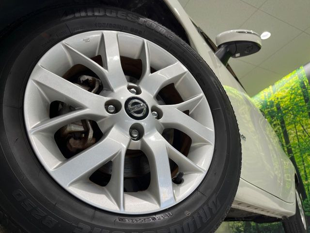 �y����15�C���`�A���~�z�C�[���z�O�ςɃ}�b�`���������A���~�z�C�[���𑕒����Ă���܂��B�e��ЊO�A���~�z�C�[����A�X�^�b�h���X�^�C�����戵�����Ă���܂��B���񂲑��k����������