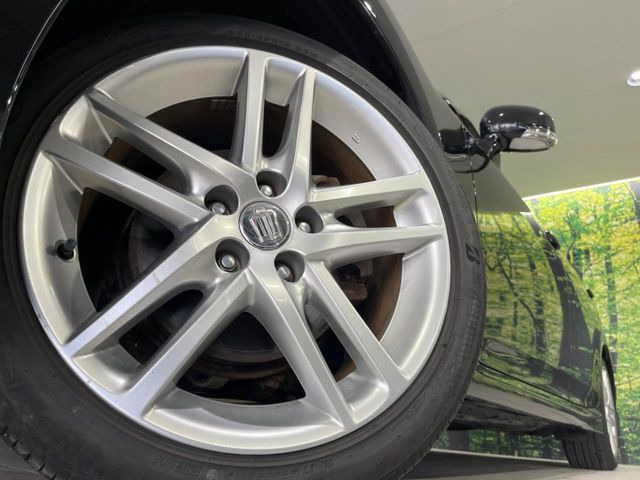 �y����18�C���`�A���~�z�C�[���z�O�ςɃ}�b�`���������A���~�z�C�[���𑕒����Ă���܂��B�e��ЊO�A���~�z�C�[����A�X�^�b�h���X�^�C�����戵�����Ă���܂��B���񂲑��k����������