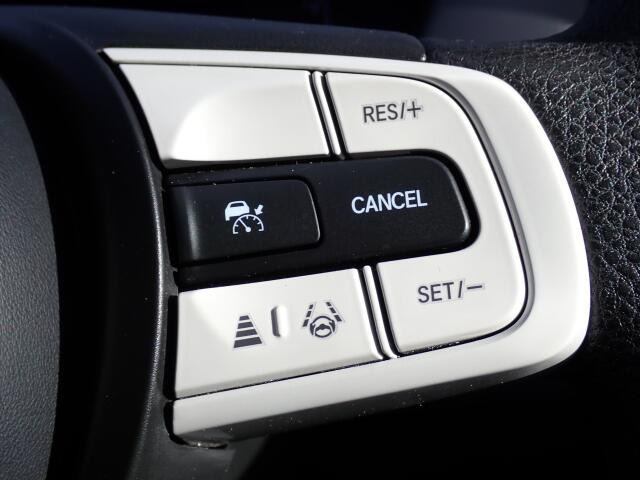 �y�N���[�Y�R���g���[���z�������H�ł̒��������s���y�Ɂ�A�N�Z���y�_���𓥂܂��Ɏԑ������ɕۂ��Ƃ��\�ł��B�O���̎ԗ������m���ĎԊԂ�ۂ悤�ɑ��x���߂��Ă���܂�!!