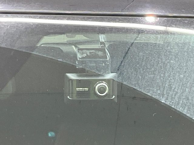 【ドライブレコーダー】安心・安全なカーライフに必須のドライブレコーダーを装備!走行中はもちろん、あおり運転や事故に遭遇した際の状況も映像で記録し、万一のリスクに備えます。