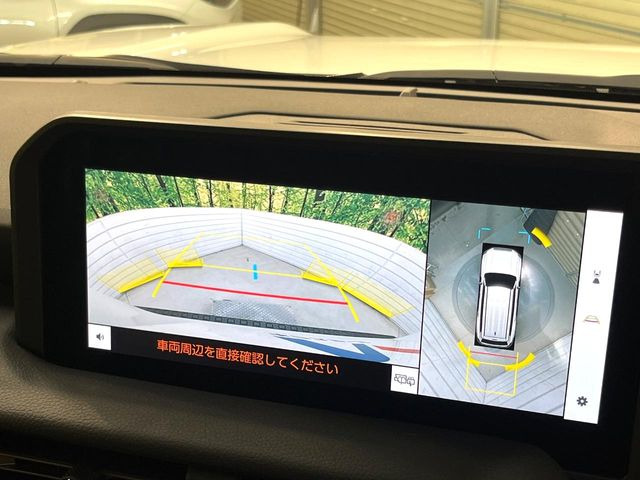 �y�}���`�e���C�����j�^�[�z�Ԃ̃t�����g��T�C�h�̃J�����摜�𓯎��Ƀ��j�^�[�\�����邱�ƂŁA���H�⋷�����𑖍s���ł����͂̏󋵊m�F���ł����S!�{�iSUV�ɂ��ꂵ�������ł���