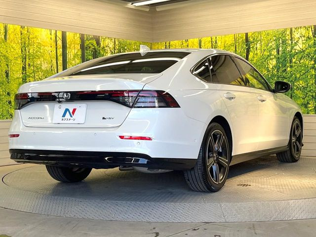 ��D�]�𒸂��Ă���܂��{�f�B�̒e�X�v���b�V���R�[�g���D�]��t���B�ʏ�̃K���X�R�[�g�ƈقȂ�A�ϋv�N��6�N�̖��@���K���X�R�[�e�B���O���A�{�f�B���L���C�ȏ�Ԃɕۂ��Ă���܂��B